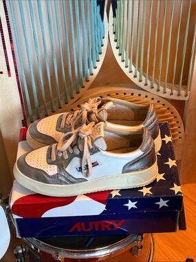 Autry Women's Silver White Leather Sneakers 39